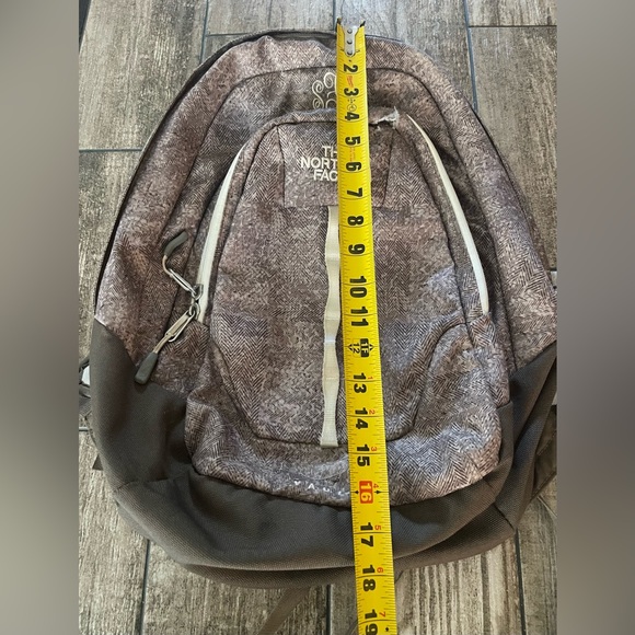The North Face Vault Backpack Daypack Outer Pocket Unisex Biege Brown/hiking - Picture 9 of 11